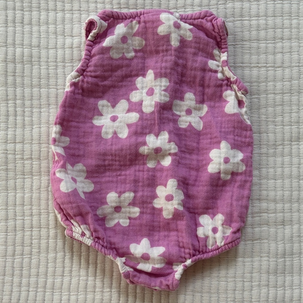 Cat & Jack Floral Daisy Set Bundle, Size Newborn Three Pieces - Picture 8 of 8